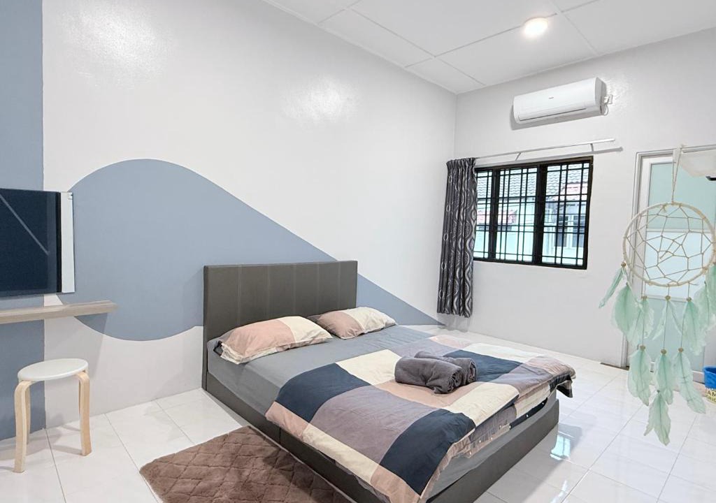 Kampung Alor Akar House | Near TC Beach Alor Akar 4R3B up to 10 Pax