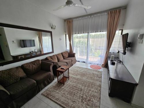Si Dua Besar Apartment | Near USM 6 pax, 2 Bedroom w Aircond, 2 toilet, 5G WIFI