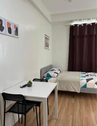 Binan City Apartment | Neat Unit in Holland Park Southwoods