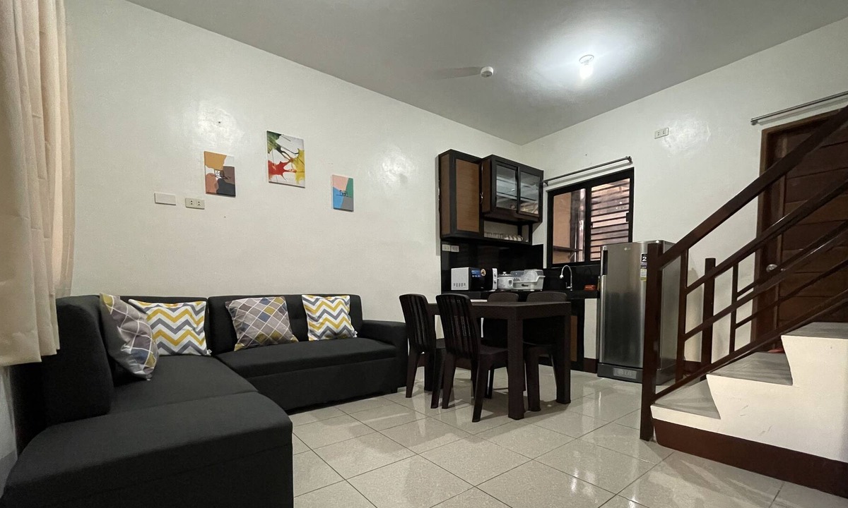 Balanga Apartment | New Bliss 3BR Apt Near Resto WIFI up to 200MBPS