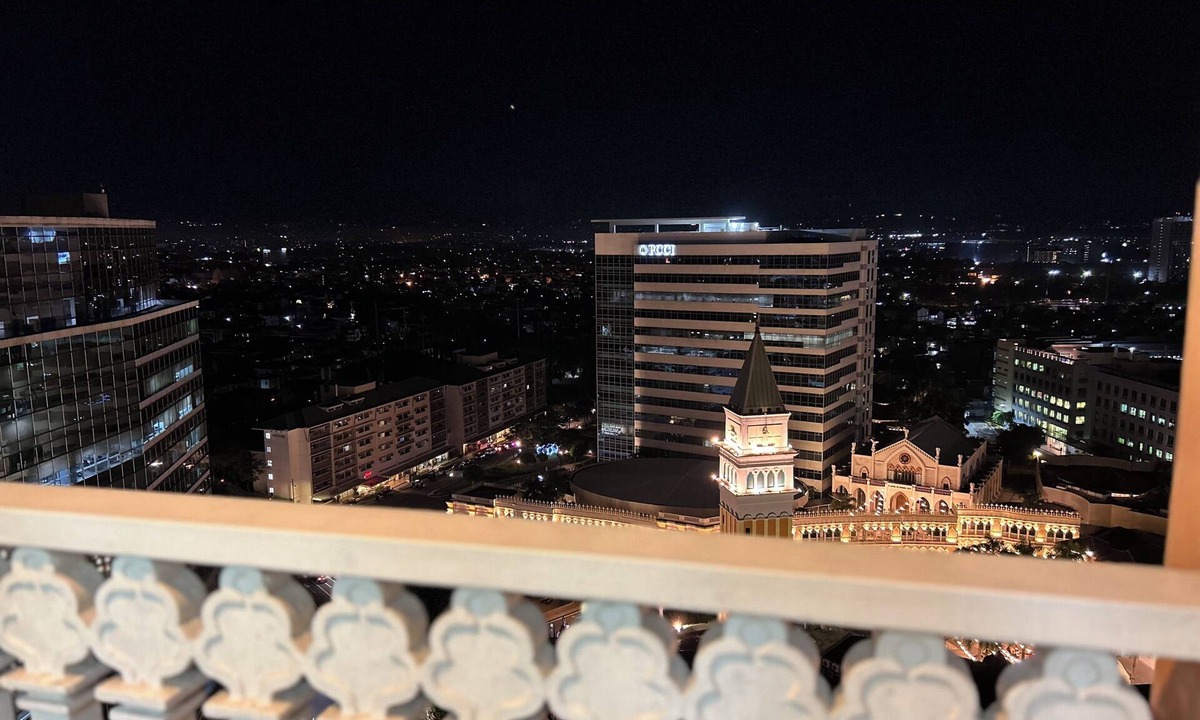 Taguig Condo | New Spacious In Laundry Prime Location at Venice Grand Canal