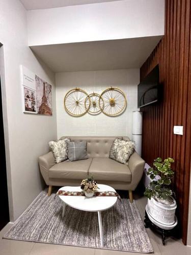 Loyola Heights Apartment | New & Spacious Unit in QC w/Wifi & Netflix