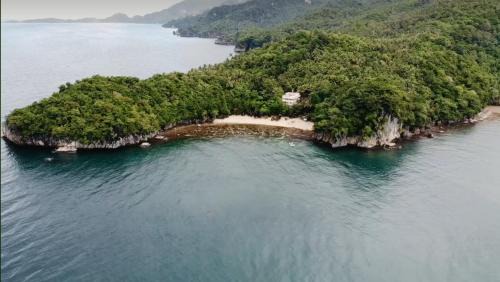 Calatrava Bed & Breakfast | Ngak Ngak Beach Resort