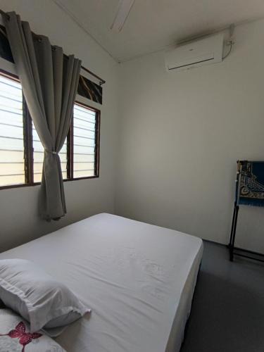 Kampung Jambu Bongkok House | NikNa Homestay Jambu Bongkok