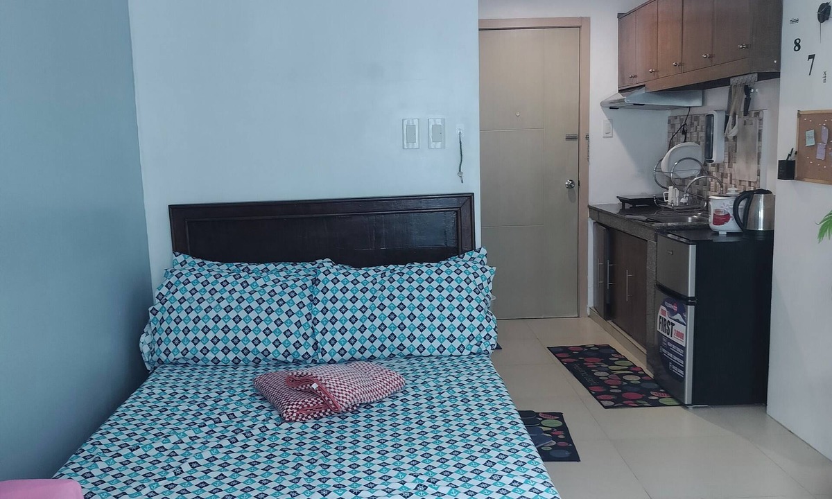 South Triangle Condo | Nix Staycation MPlace Tower-A 16th Floor