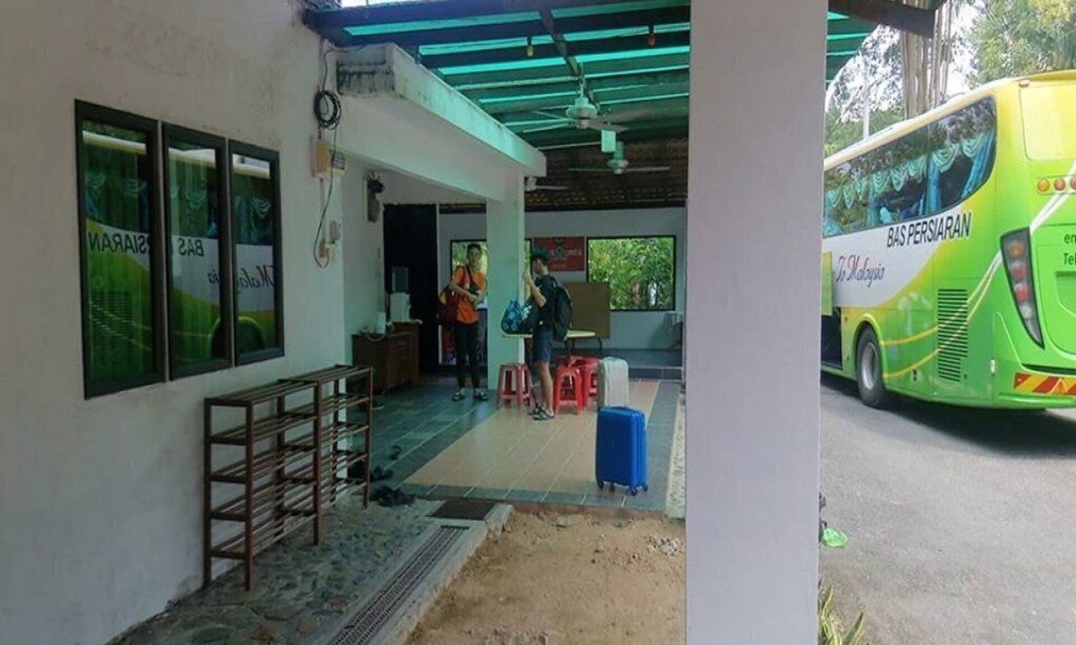 Kampung Kolong Pahat House | No . 1 Resort at Sungei Lembing .