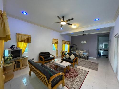 Bukit Ayun House | NORISH HOMESTAY