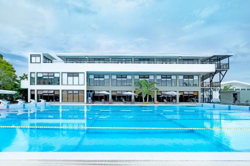 Victoria Hotel | North Victoria Sports and Leisure Inn