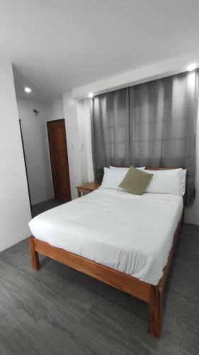 Aurora Hotel | Ola De Baler Resto-Hotel