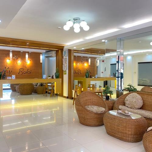 Las Pinas Hostel | Omni Dormitel