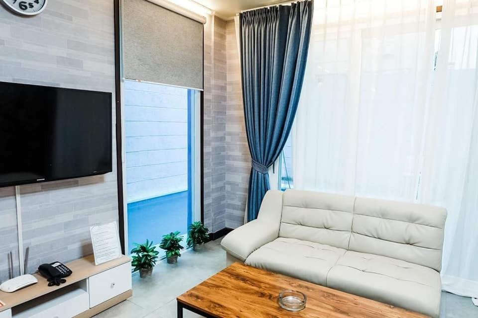 Clark Freeport Villa | On Pool Villa