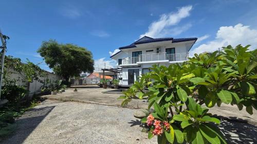 Penampang House | On the Way