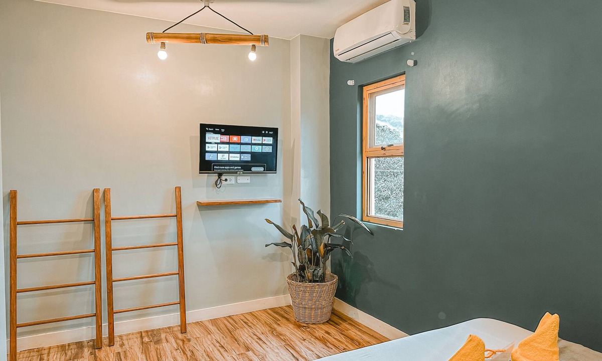 Coron Hostel | Outpost Hostel - Coron - Adults Only