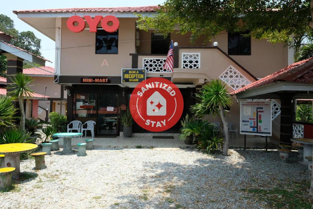 Kampung Geting Hotel | OYO 44005 Senangin Resort & Cafe