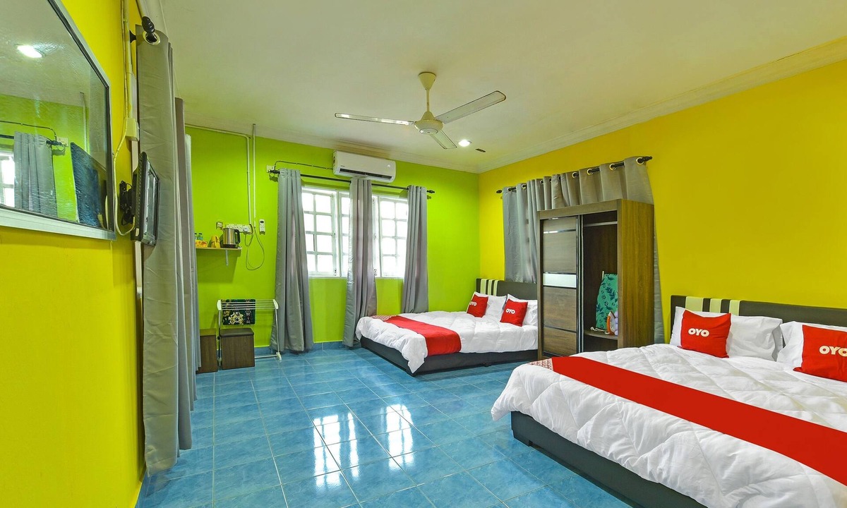 Kampung Penarik Hotel | OYO 90744 Bari Indah Beach Resort