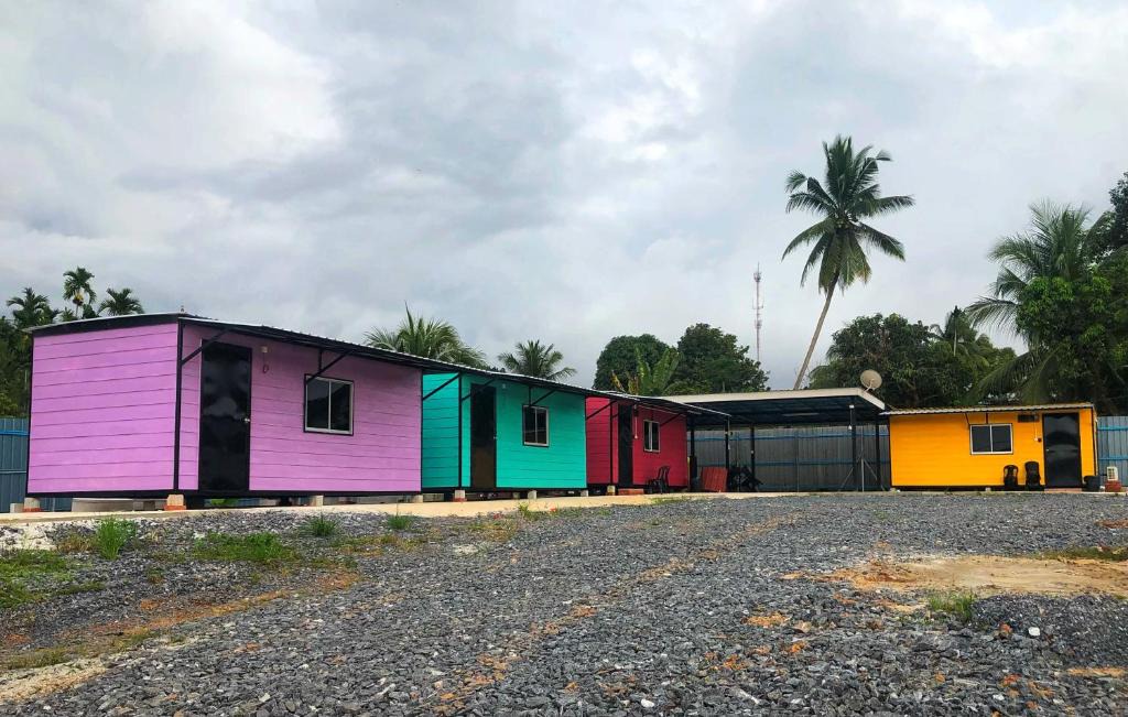 Padang Besar Hotel | Padang Besar Rainbow Cabin Homestay