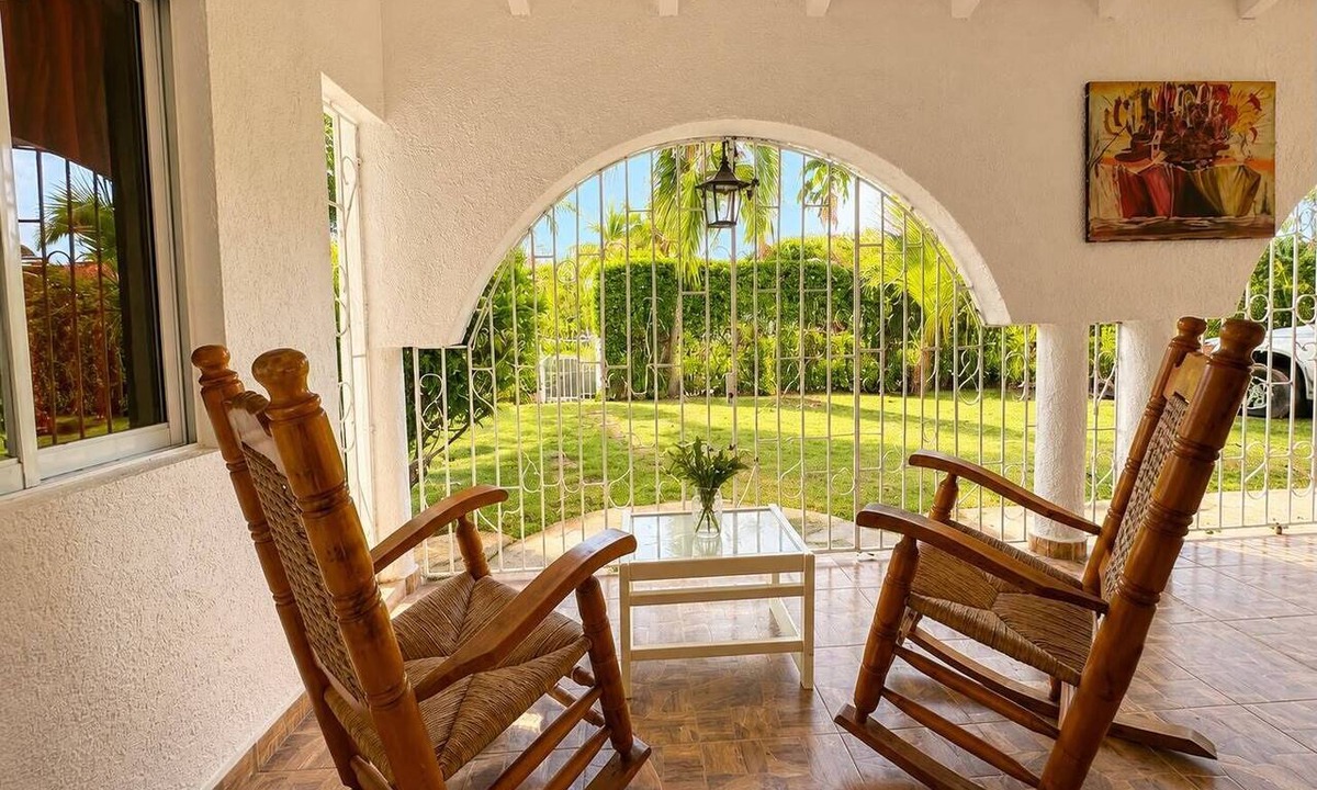Las Galeras House | Painted house- 4 pax, 4 min from the beach