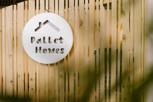 Jaro House | Pallet Homes - Petalsville