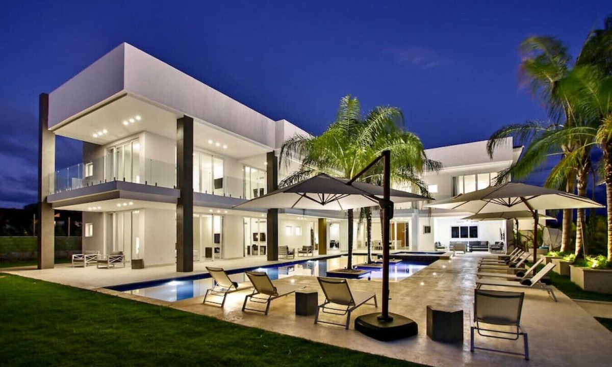 Punta Cana Villa | Palmas 78: Lux golf villa, full staff, lap-pool, Jacuzzi & 2 golf carts