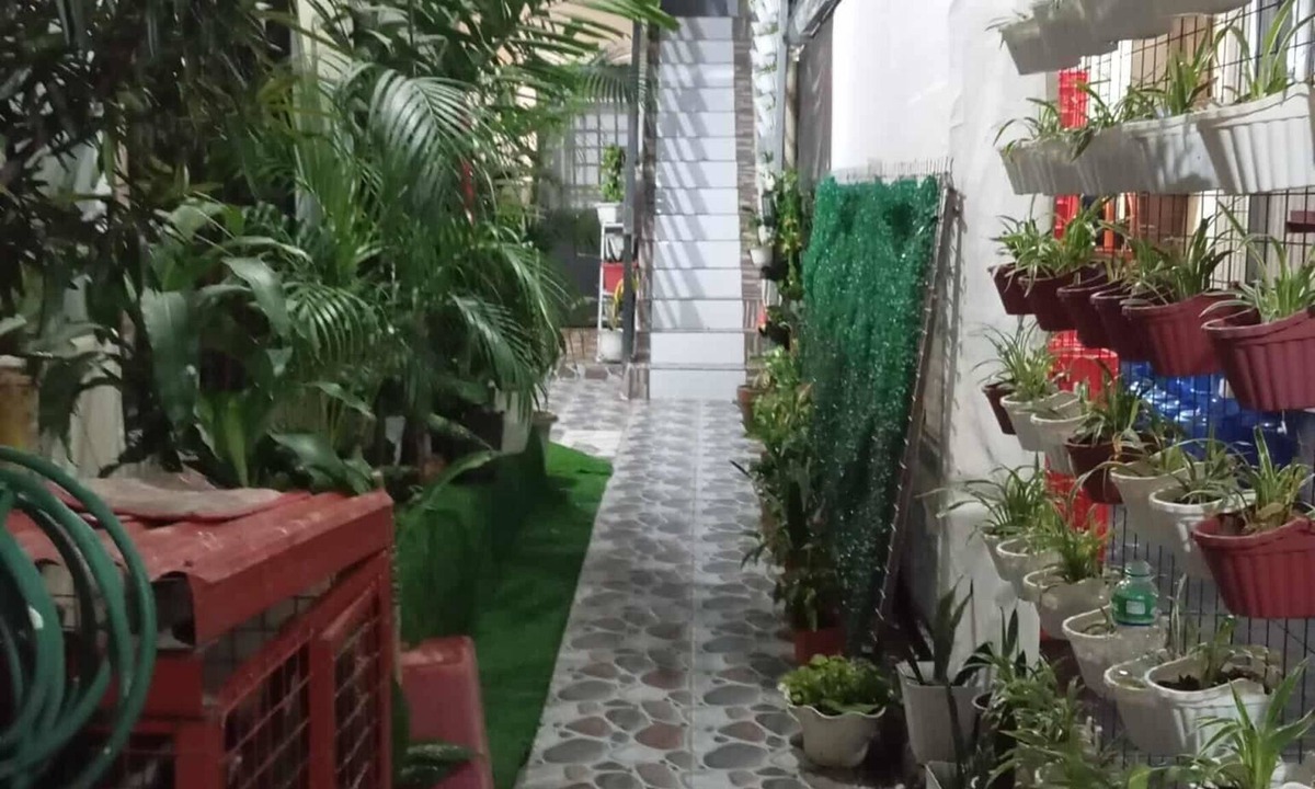 Marikina House | Parayno's transient Room in Marikina 2, Free NETFLIX/Centrally Located Place.