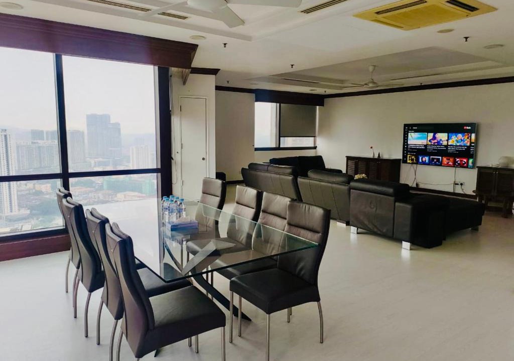 Imbi Apartment | Penthouse Duplex with KLCC Views At Times Square