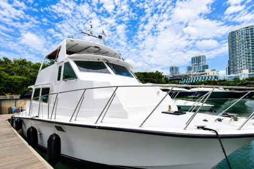 Nusajaya Boat Rental | Peyser One At Puteri Harbour