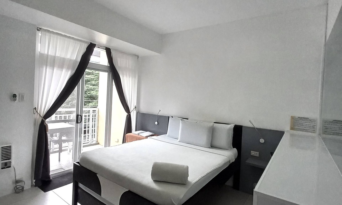 Nasugbu Apartment | Pico de Loro Cove at Hamilo Coast, Beach & Country Club, beachfront condo/m