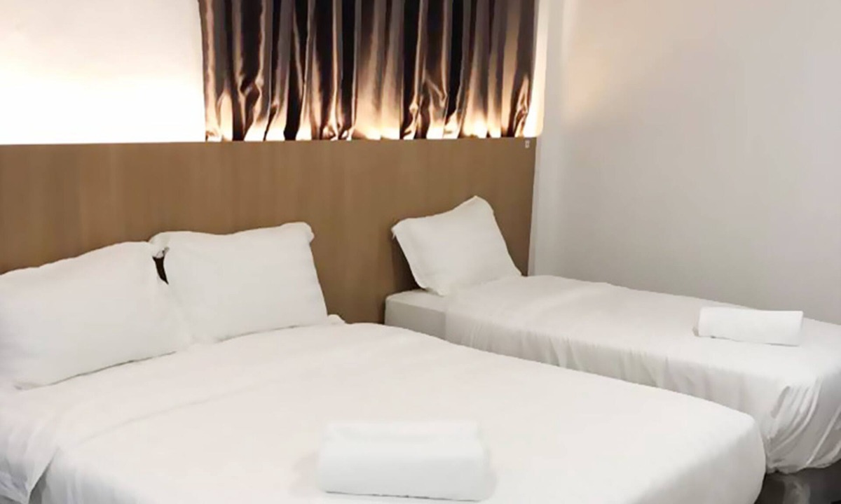 Batu Lintang Hotel | Place2Stay @ General Hospital