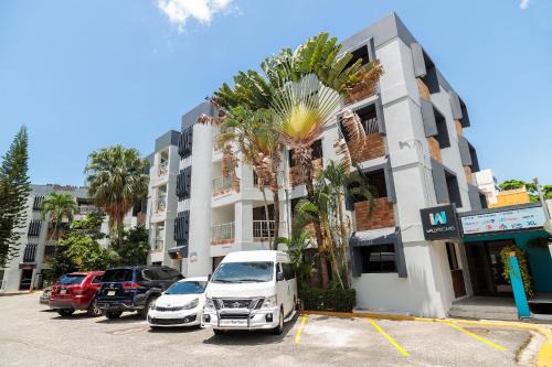 Gascue House | Plaza colonial suites by Yellowkey