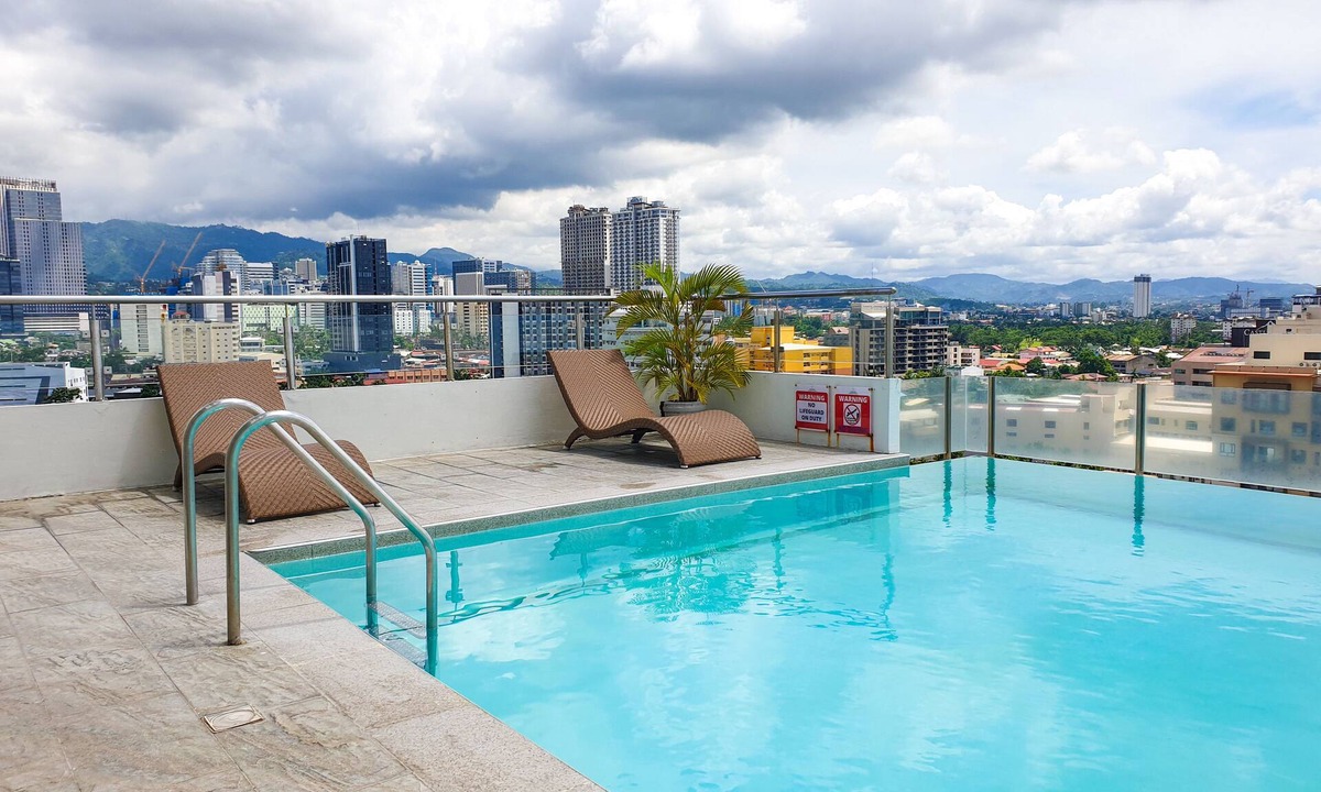 Mabolo Condo | Poolside Condo Unit in Mabolo Garden Flats