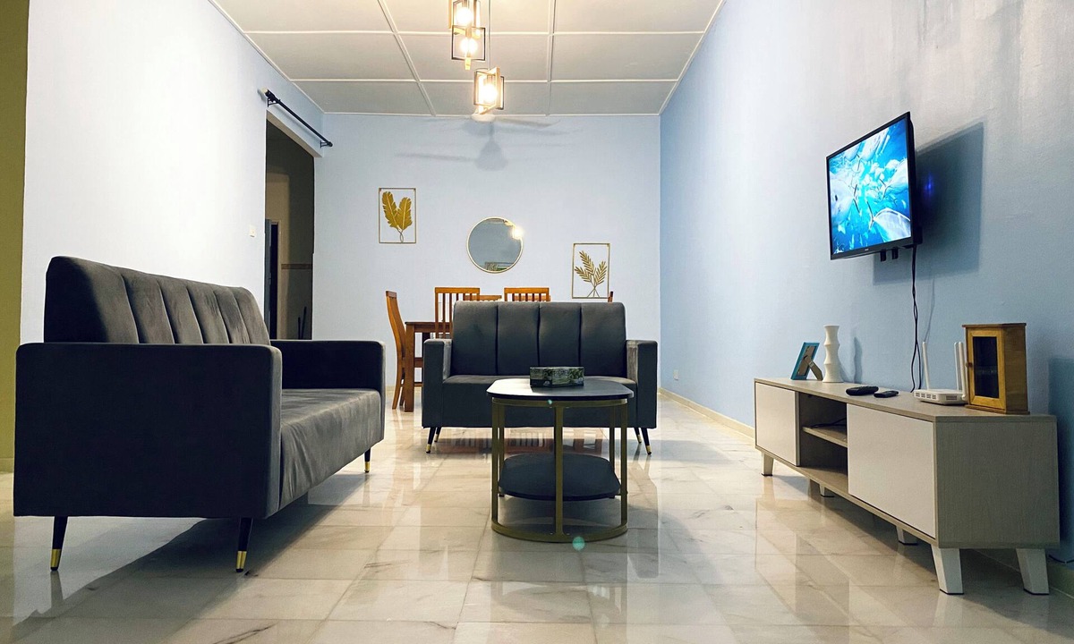 Kota Warisan House | Premium KLIA Homestay Near Sepang Circuit - WiFi - 15 mins - Family Friendly