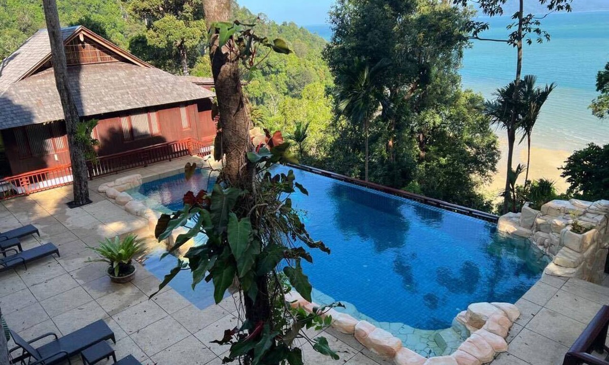 Padang Matsirat Resort | Private tropical retreat,surrounded by nature and designed for peaceful island