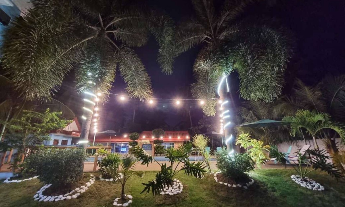 Looc Villa | Private Villa w/pool, wifi, videoke & kitchen access