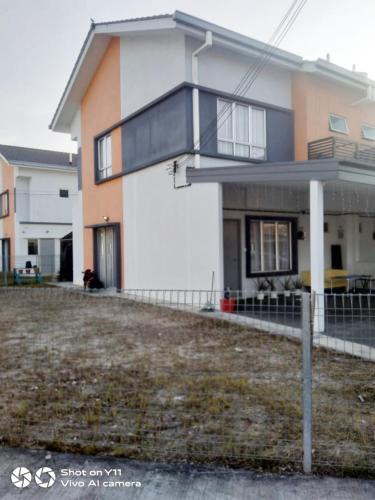 Ijok House | Puncak Alam Buluh Gunung Homestay with WiFi