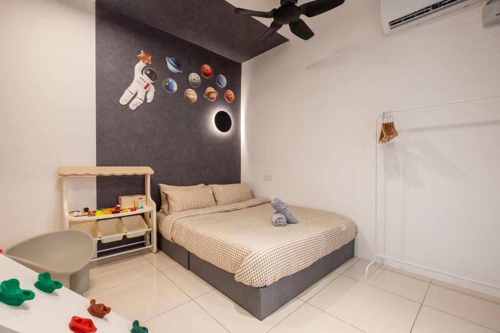 Kuala Lumpur Apartment | PV20 4 Bedroom Kids Friendly Home by Feel Home