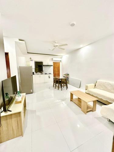 Tangnan Apartment | Queen Bed, Full Kitchen in Panglao Island