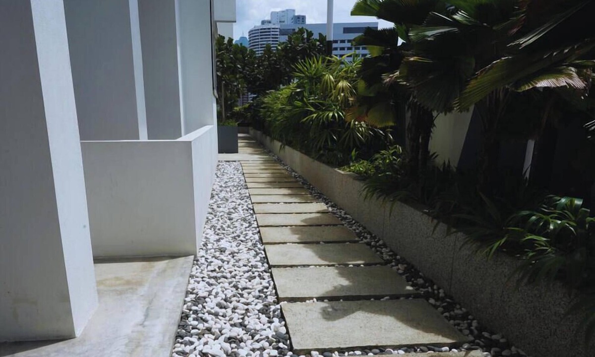 Kuala Lumpur City Centre Apartment | Quill Residences KLCC Luxury Suite by Maju Inn King Suite with Balcony