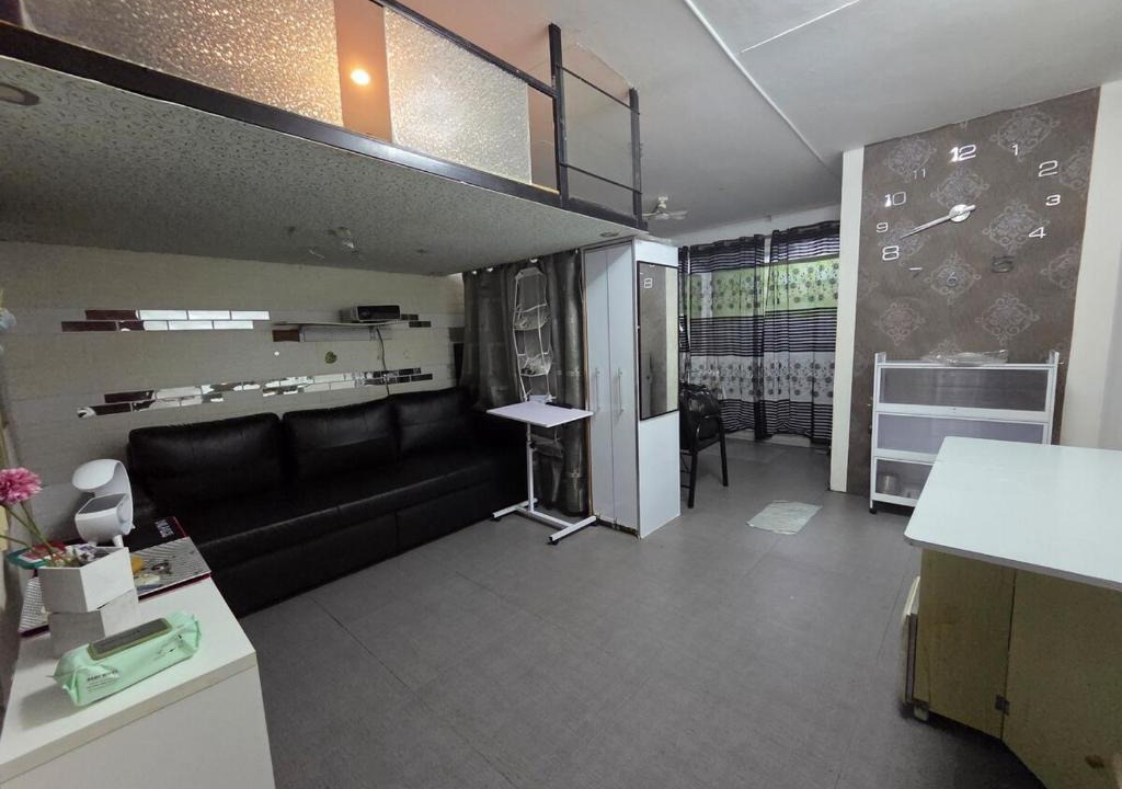 Tarlac House | R Place