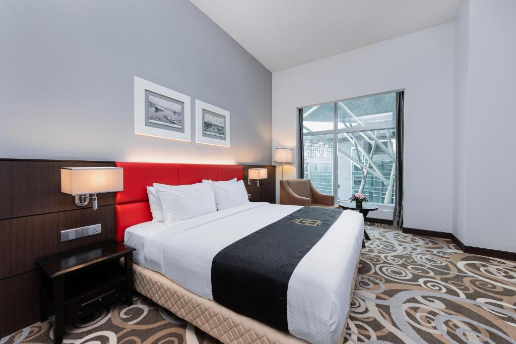 Kuching Hotel | Raia Hotel & Convention Centre Kuching