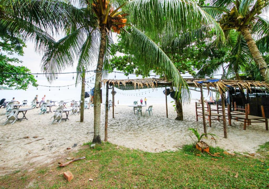 Tanjung Bungah Apartment | Rainbow paradise at Tanjung Bungah
