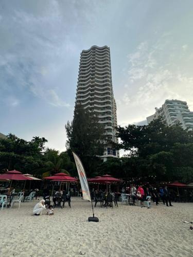 Tanjung Bungah Apartment | Rainbow Paradise Homestay @ Tanjung Bungah by Landmark