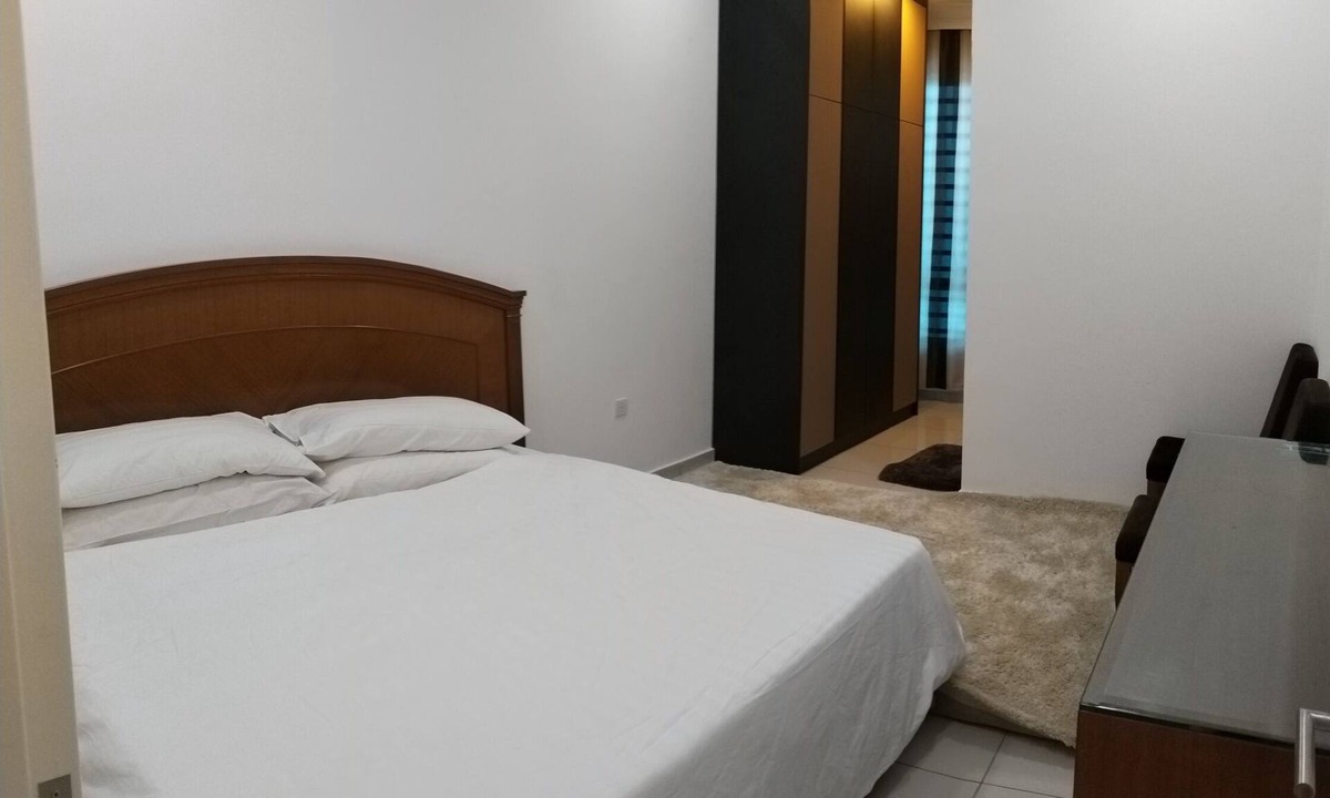 Bandar Sri Sendayan House | Raja residence 4R4B guest house near d'tempat country club