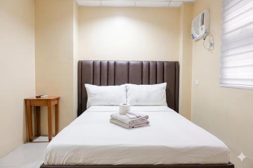 Ermita Hotel | RedDoorz at Sandico Apartelle near US Embassy Manila