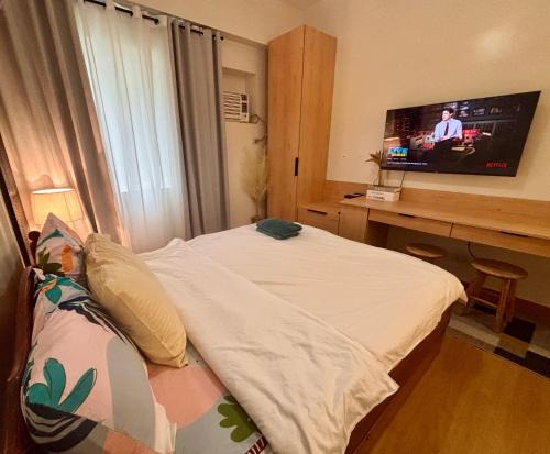 Novaliches Apartment | Relaxation for Family & Couples Comfort Netflix & Chill Near Mall SM Fairview Trees Residences Quezon City