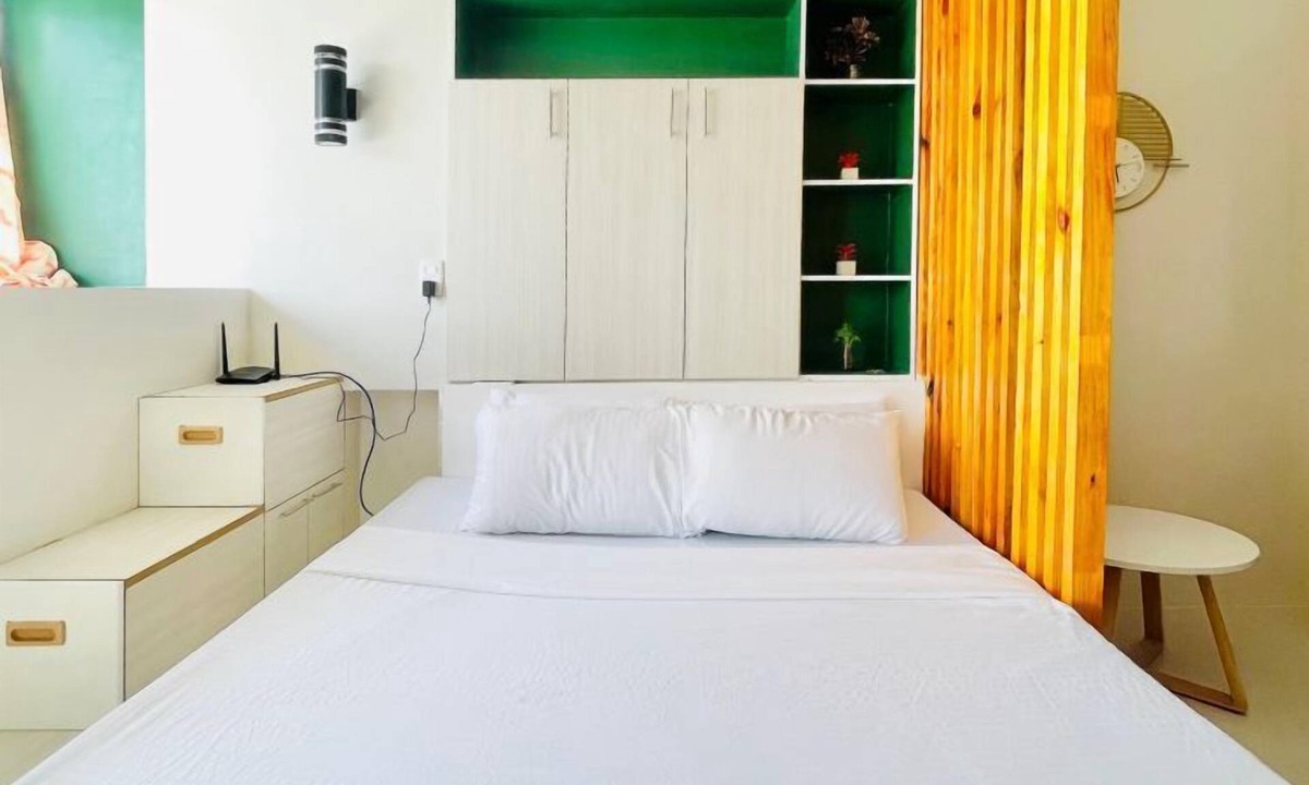 Jaro Apartment | Relaxing Studio with Balcony and Pool Access