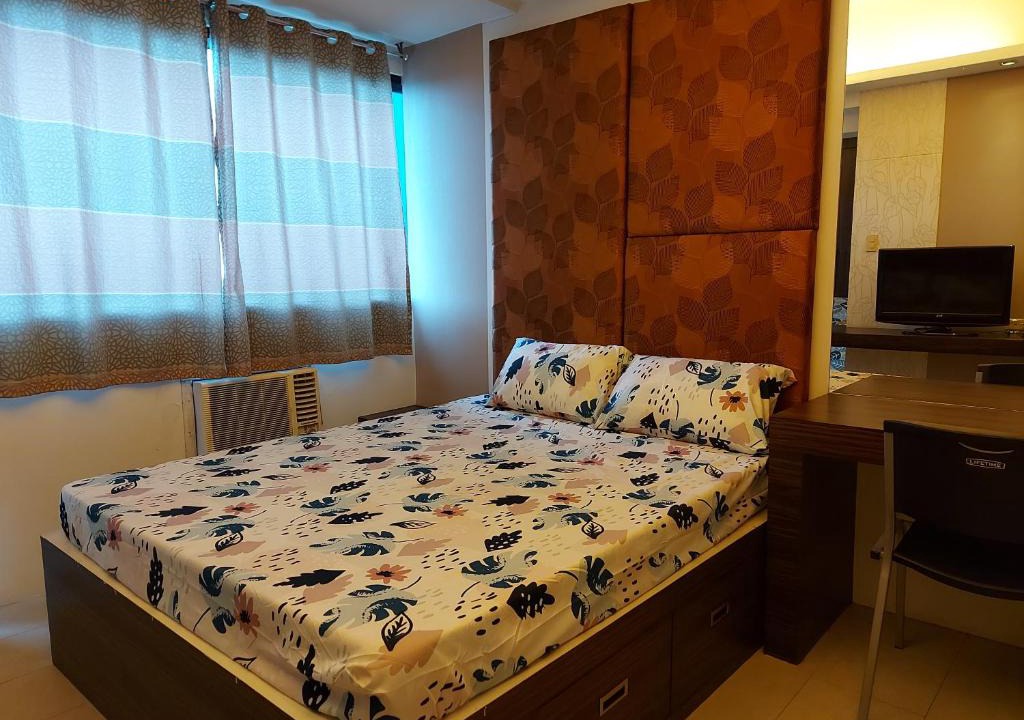 Wack-Wack Greenhills Apartment | Romantic 1 Bedroom with Pool