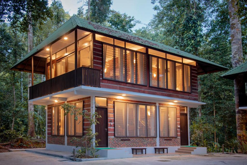 Sembrong Cabin | Rompin Rainforest Lodge