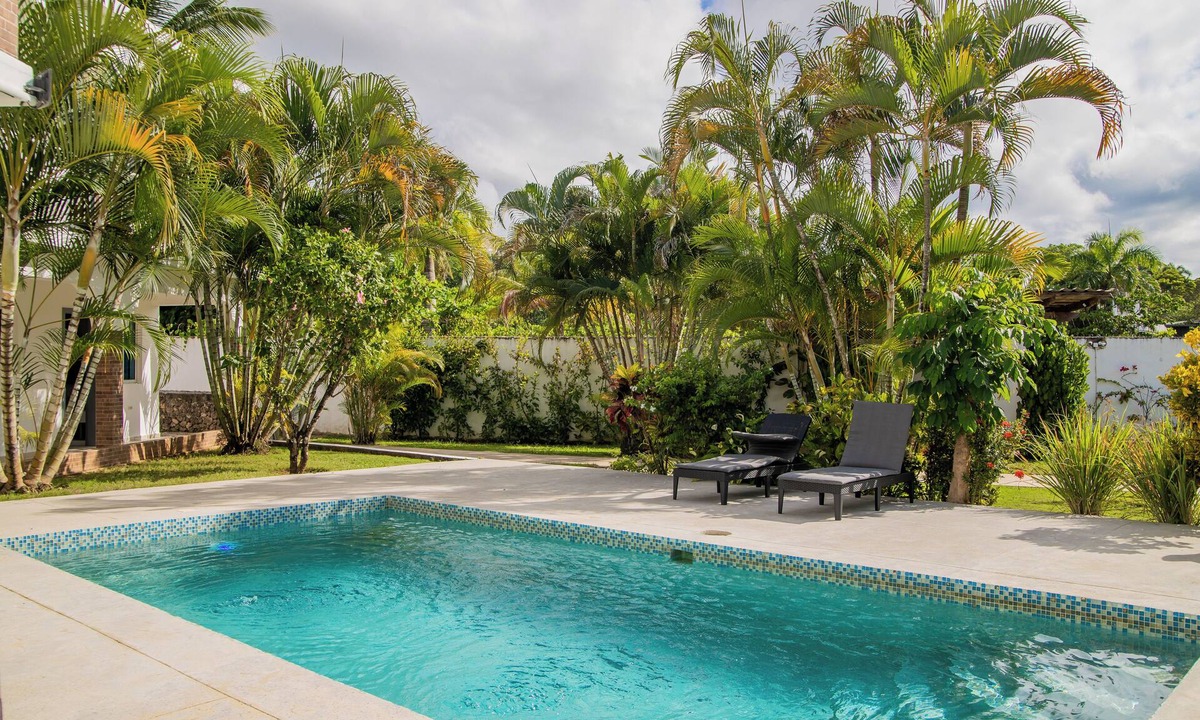 Las Terrenas Hotel | Room in hotel casa pierretta, downtown, near the beach. Las terrenas
