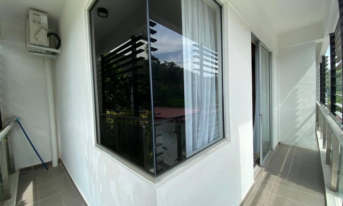 Tanjung Aru Apartment | ROOMAH!Clean, Comfy & Spacious Studio Unit! 5-min drive from KK Airport!