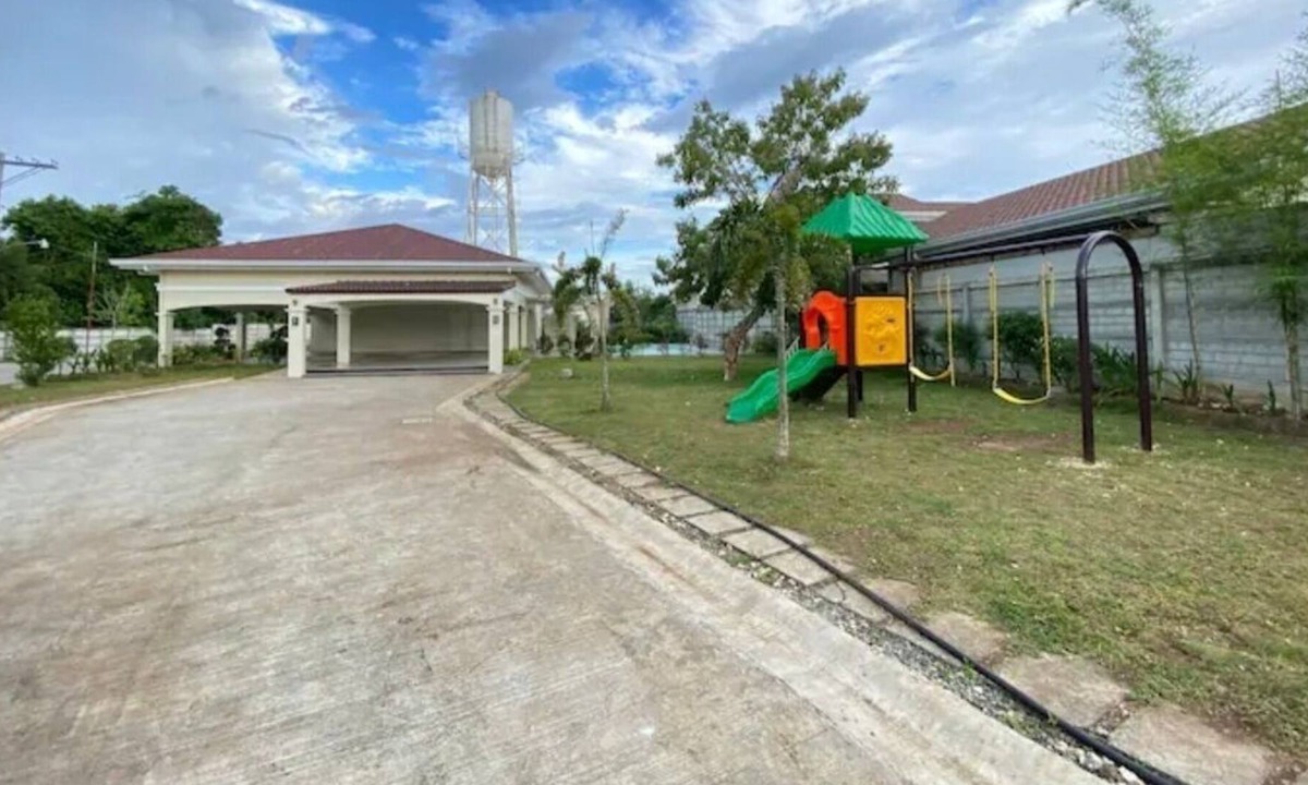 Dauis House | Royal Palms Tres, Palacios Grande ,Panglao Island